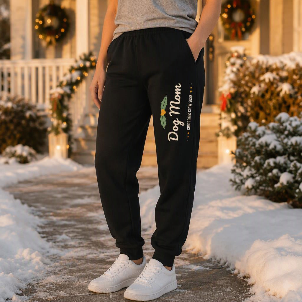 modelo:christmas-crew-2026:prendas:dog-mom-christmas-hoodie-pantalon